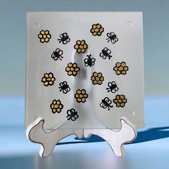 Mini Glass Cutting Boards/ Honey Bee Theme - Picture 3 of 3